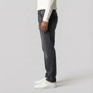 Straight Leg Classic Jeans